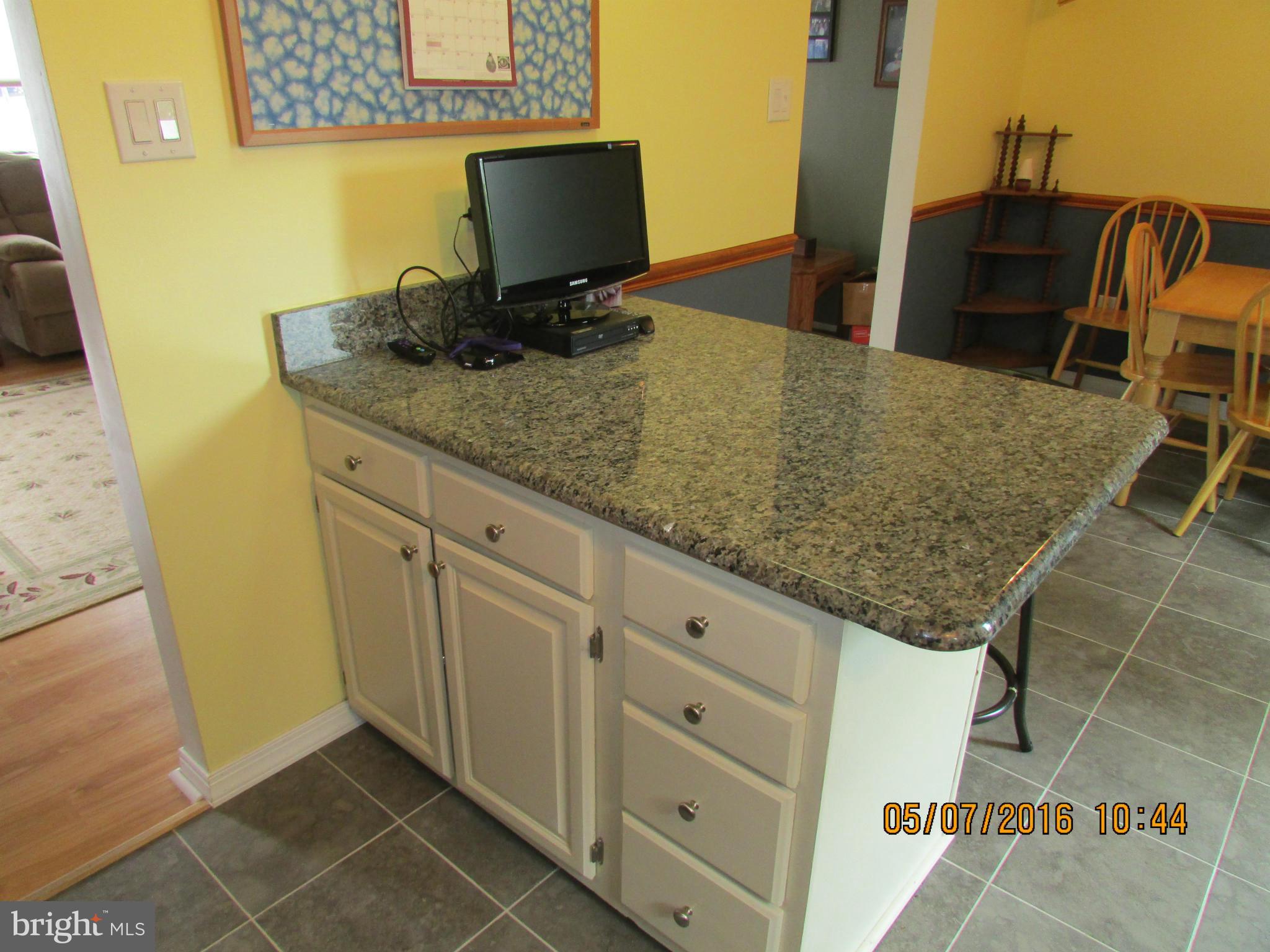 102 Centerside Road Mount Airy, MD 21771 - Photo 11 of 30 Kitchen