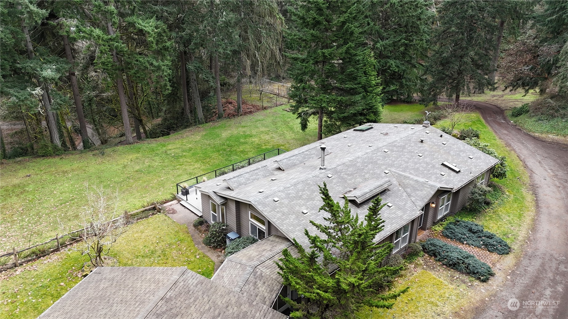 12115 Cunliffe Road Southwest Vashon, WA 98070 - Photo 2 of 23 Gallery Image 2