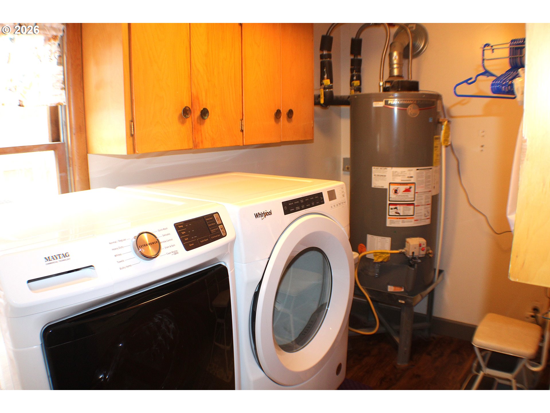 212 Park Street Riddle, OR 97469 - Photo 13 of 34 a utility room with dryer and washer