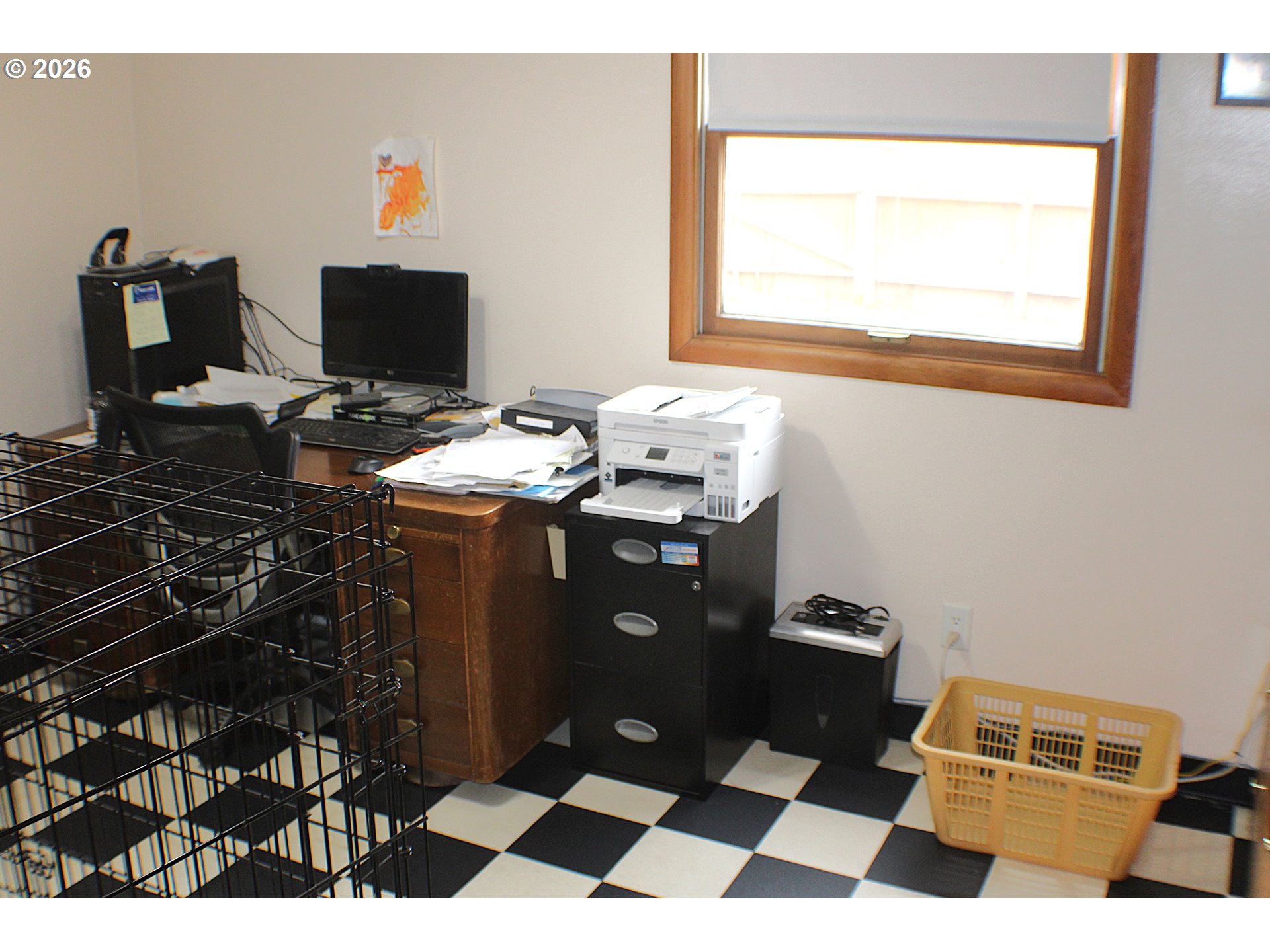 212 Park Street Riddle, OR 97469 - Photo 26 of 34 a bathroom with a sink a toilet and a mirror