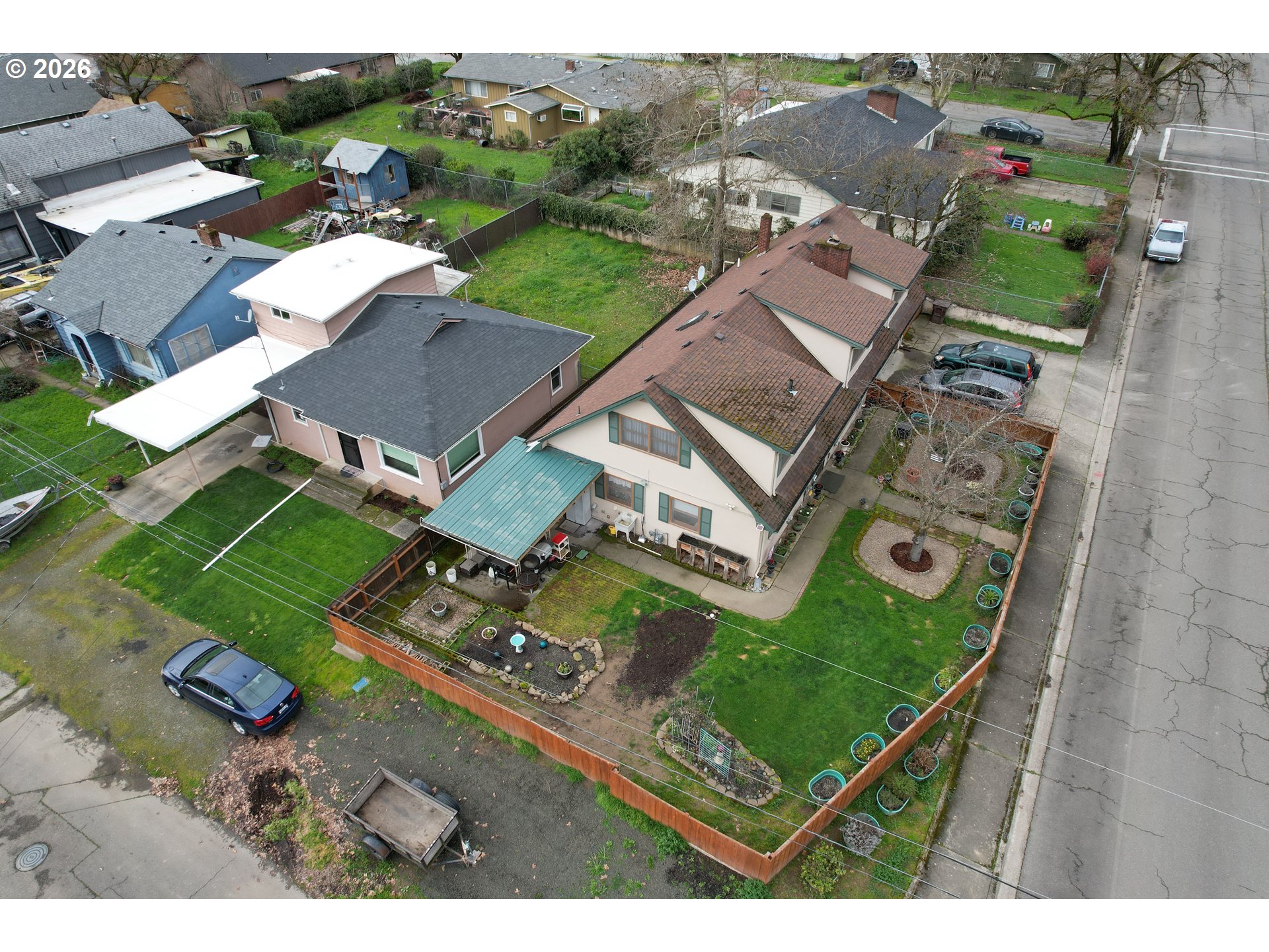 212 Park Street Riddle, OR 97469 - Photo 32 of 34 an aerial view of a house with a garden