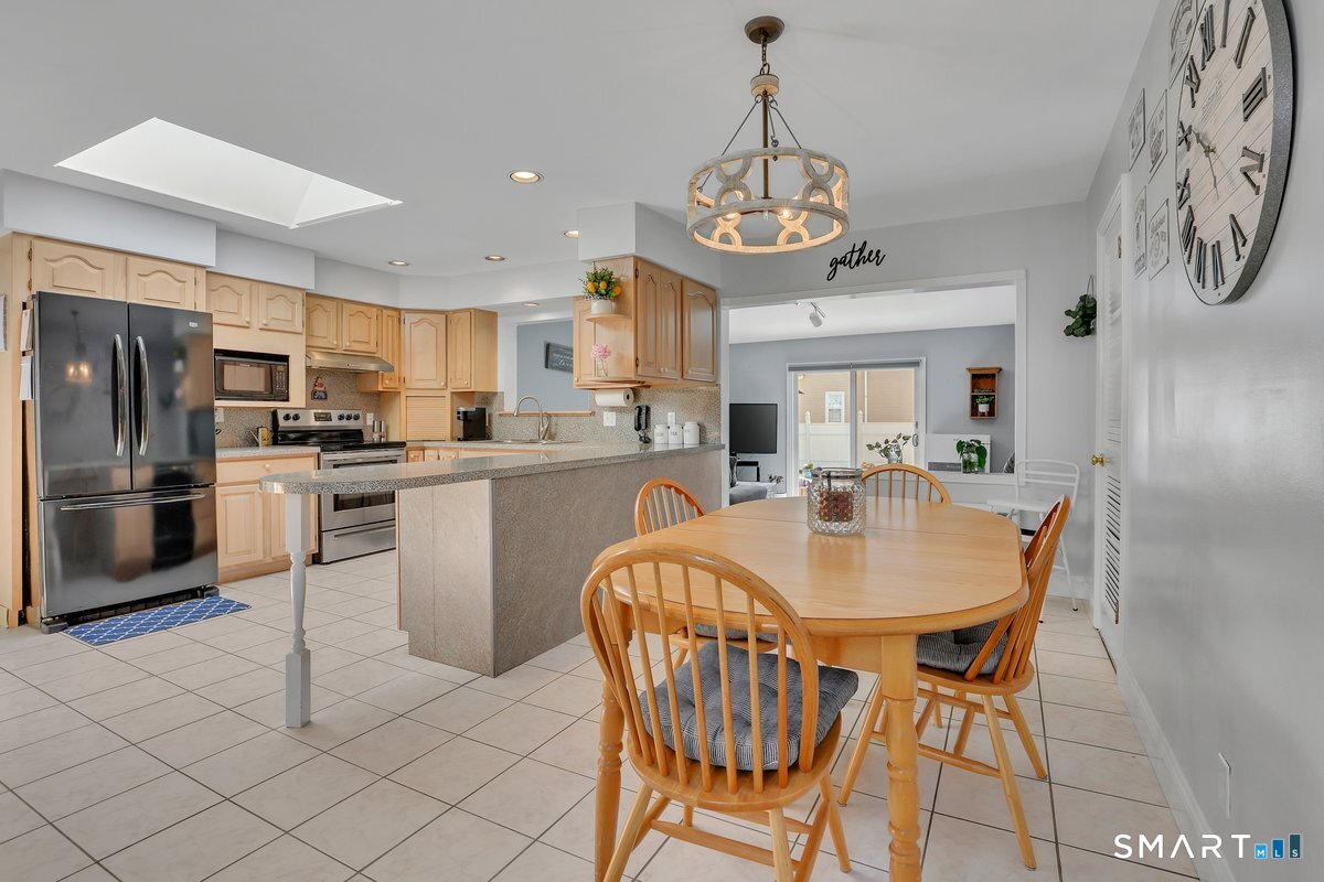 7 Alanby Drive Meriden, CT 06451 - Photo 3 of 34
