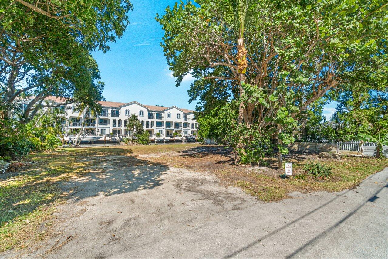 818 Chukker Road Delray Beach, FL 33483 - Photo 4 of 12 818