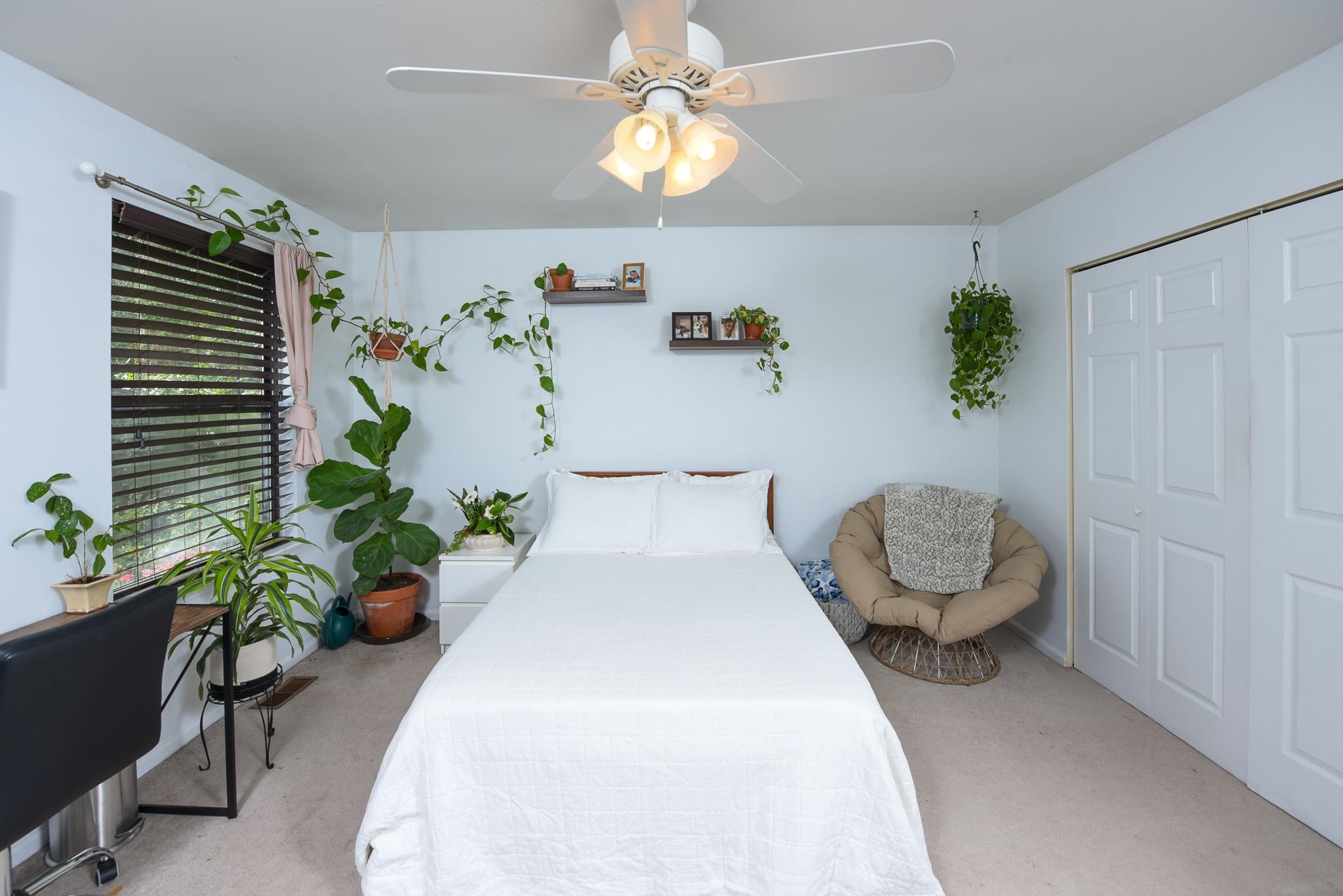 5 Inlet Ocean View, NJ 08230 - Photo 32 of 34 a bedroom with furniture and a potted plant