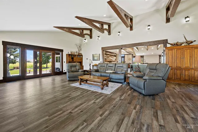 $1,799,900 | 2800 West Idaho Boulevard, Emmett, ID 83617