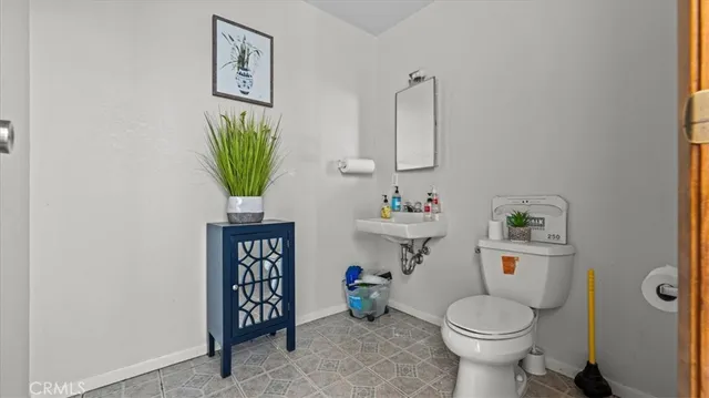 a view of a workspace with furniture