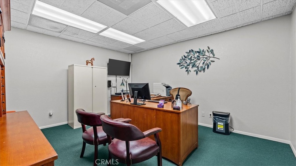 580 East Foothill Boulevard Azusa, CA 91702 - Photo 9 of 36 a room with a table and chairs