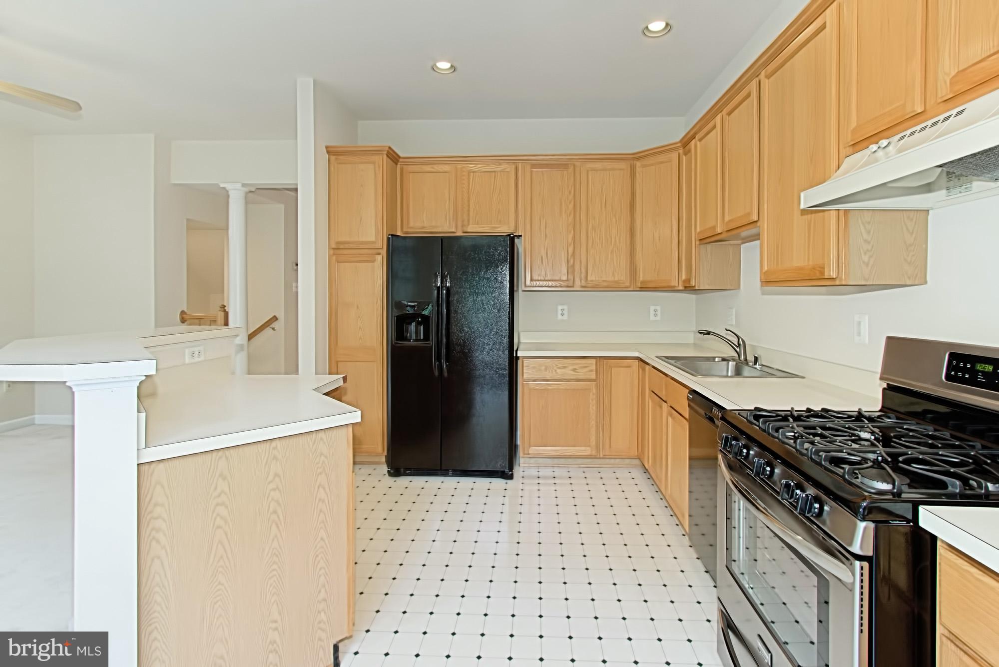 6343 Simmer Circle Springfield, VA 22150 - Photo 12 of 30 Kitchen
