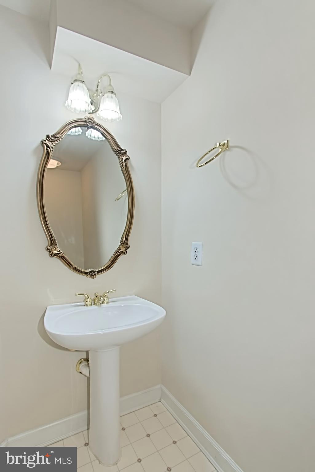 6343 Simmer Circle Springfield, VA 22150 - Photo 25 of 30 Bath