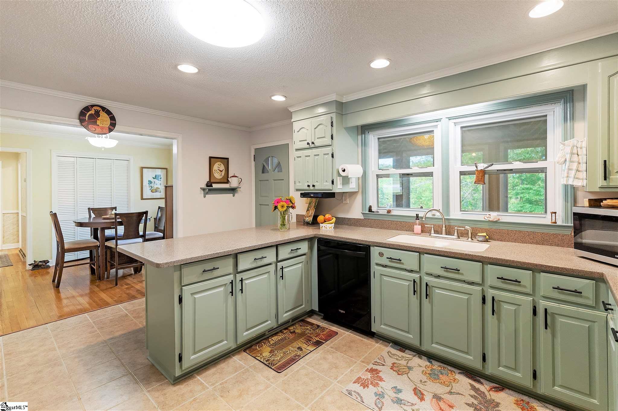606 Trotter Road Pickens, SC 29671 - Photo 10 of 33
