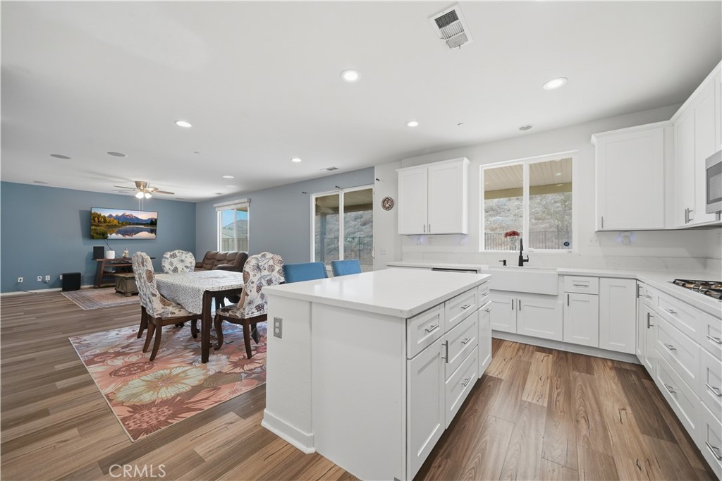 34308 Heather Ridge Road Lake Elsinore, CA 92532 - Photo 8 of 31