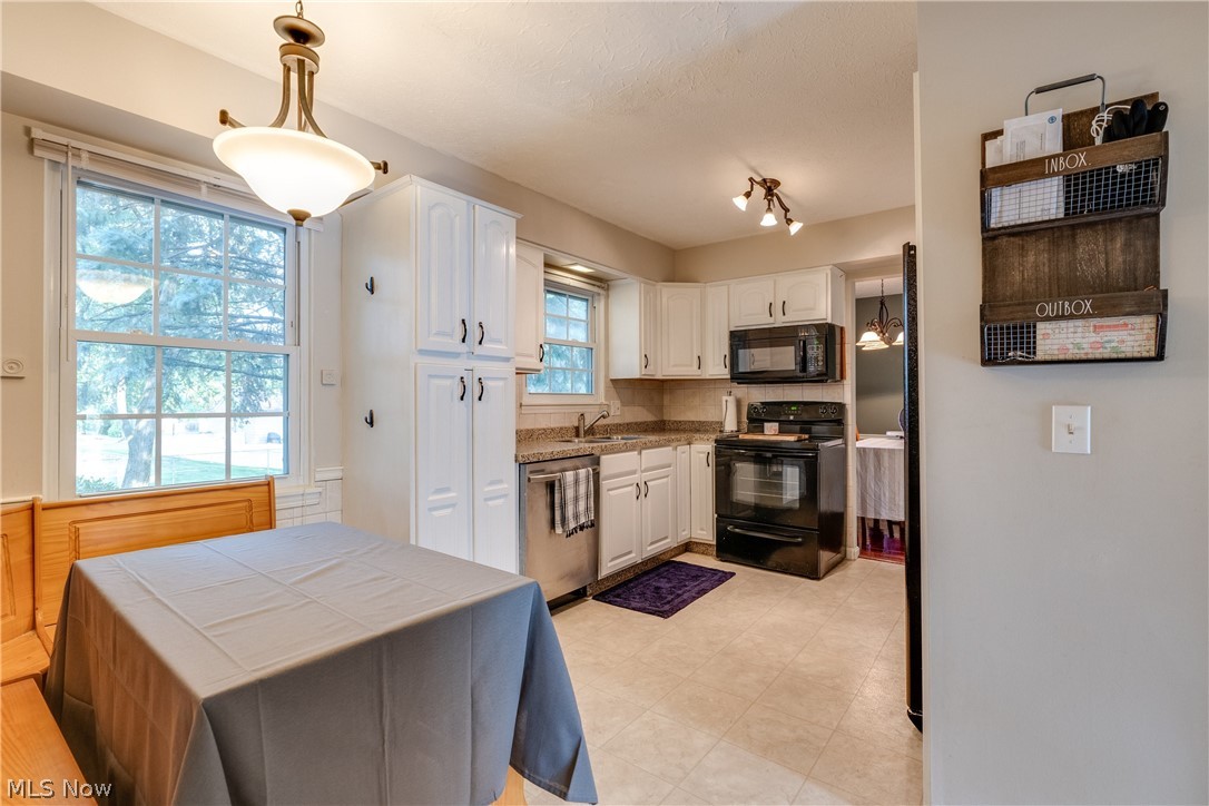 15380 Howe Road Strongsville, OH 44136 - Photo 8 of 24