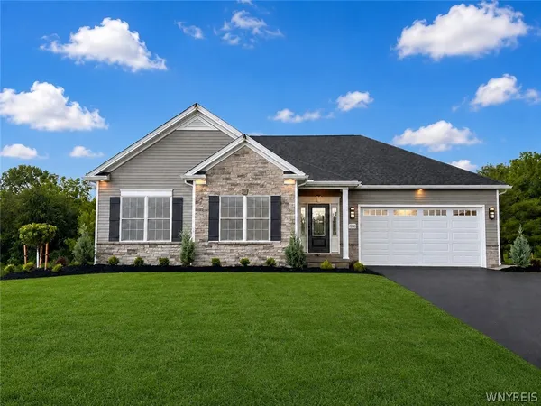 $699,900 | 7290 Woodhaven Drive, Lockport Town, NY 14094