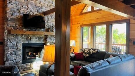 710 Village Loop Road Gatlinburg, TN 37738 - Photo 11 of 36 710 VLR LIV 4