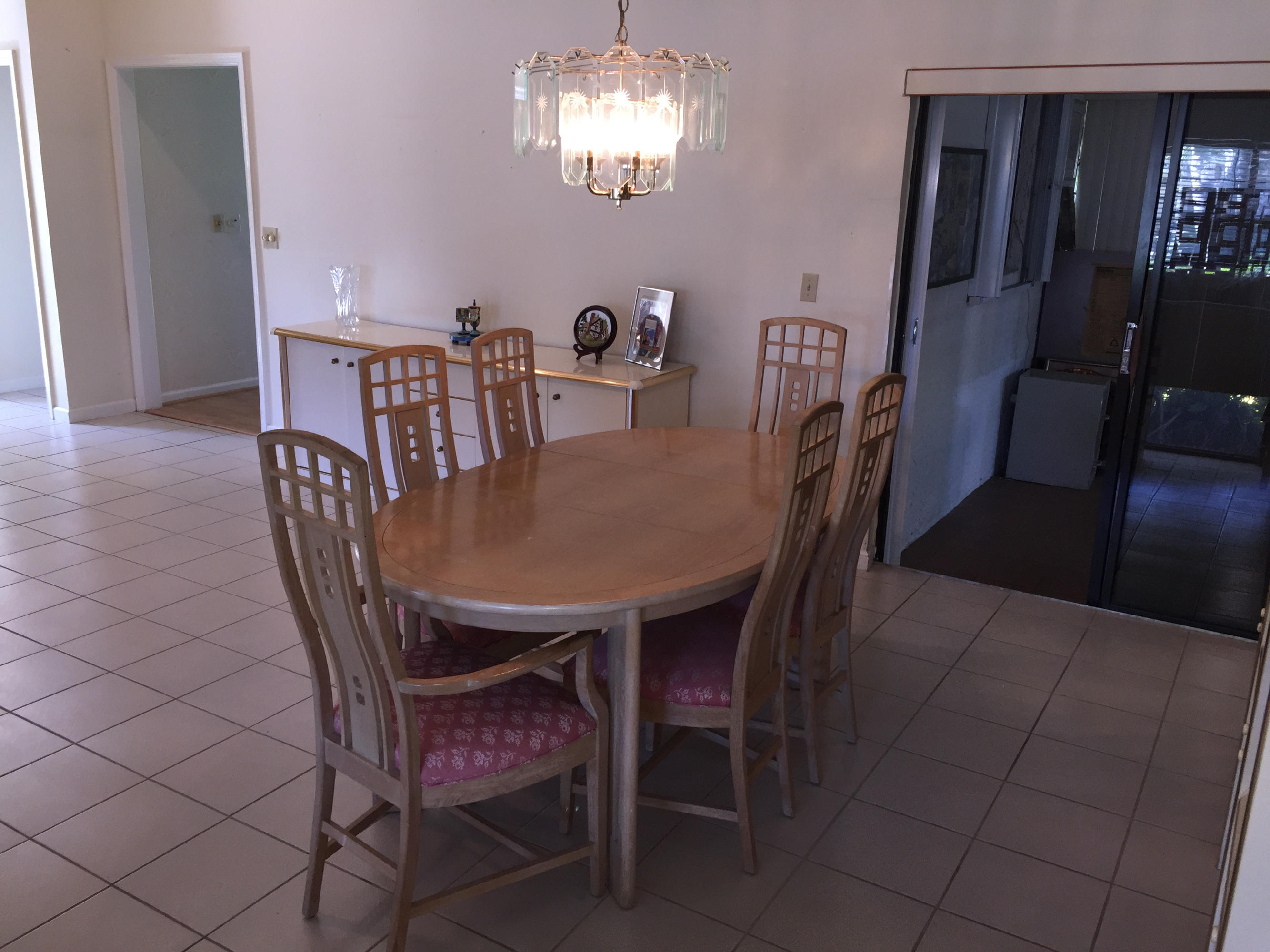 7968 Chula Vista Crescent Boca Raton, FL 33433 - Photo 3 of 9 dining area