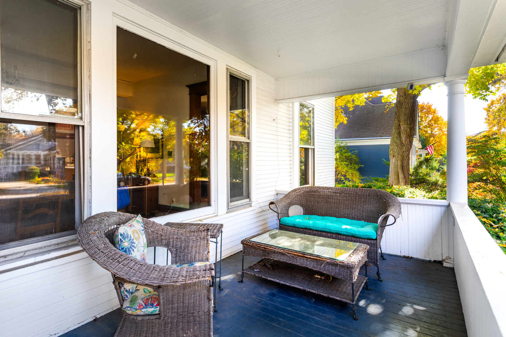 116 South Wright Street Naperville, IL 60540 - Photo 4 of 49 a living room with furniture and a large window
