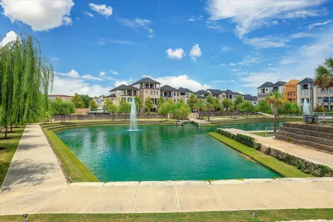 $585,000 | 2703 Arabelle Grove, Houston, TX 77007