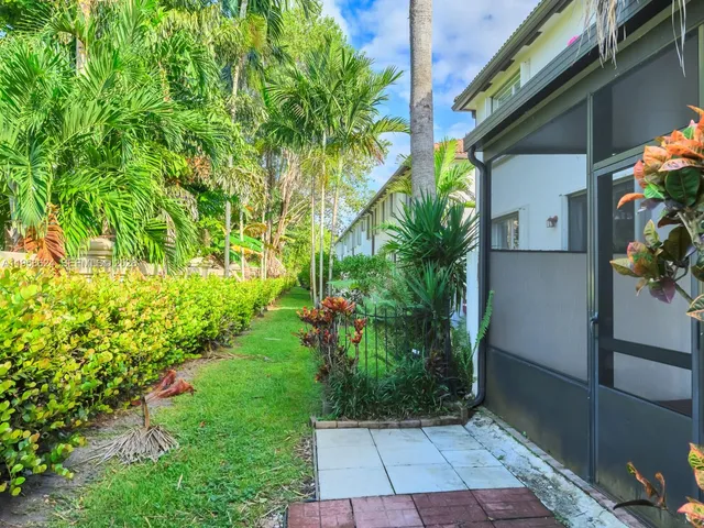 a view of backyard with garden