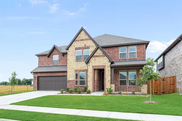 $510,000 | 208 Sweetwater Drive, Commerce, TX 75428