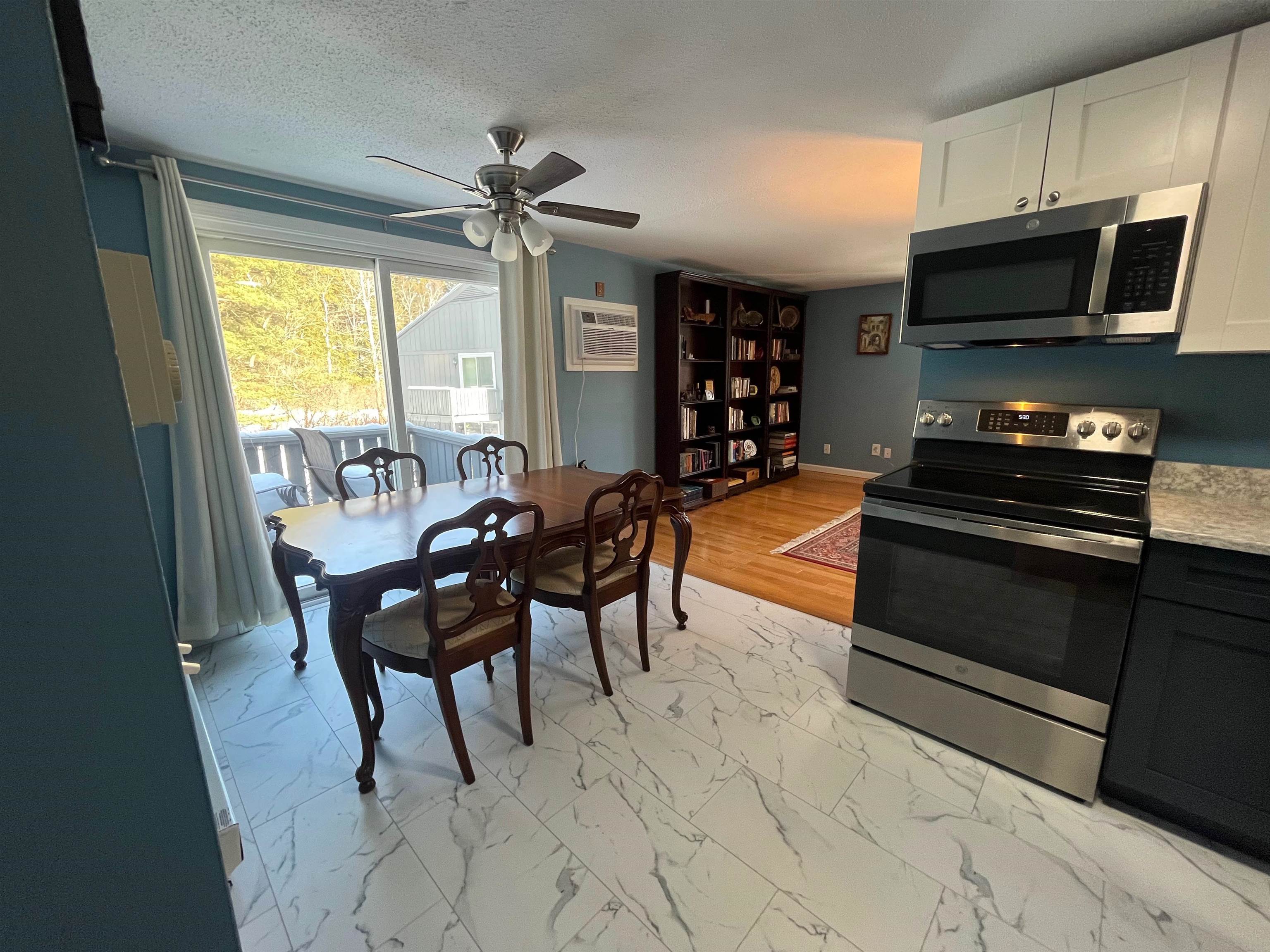 18 Candlelight Terrace Hartford, VT 05001 - Photo 2 of 11