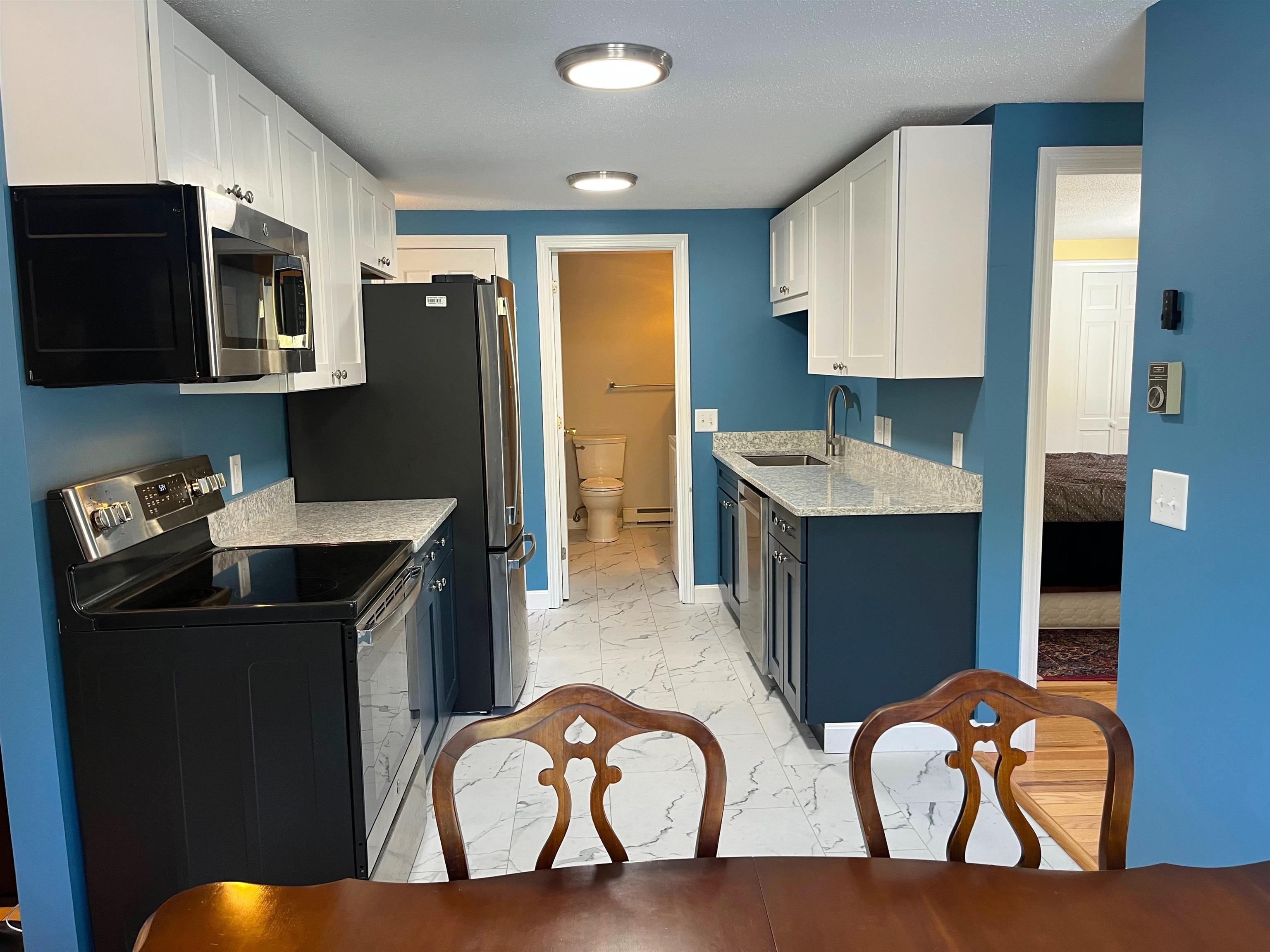 18 Candlelight Terrace Hartford, VT 05001 - Photo 4 of 11