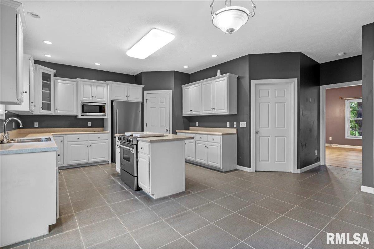 3524 Benbrook Drive Springfield, IL 62711 - Photo 12 of 34