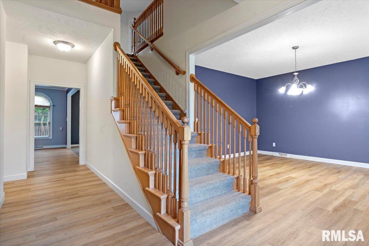 3524 Benbrook Drive Springfield, IL 62711 - Photo 3 of 34