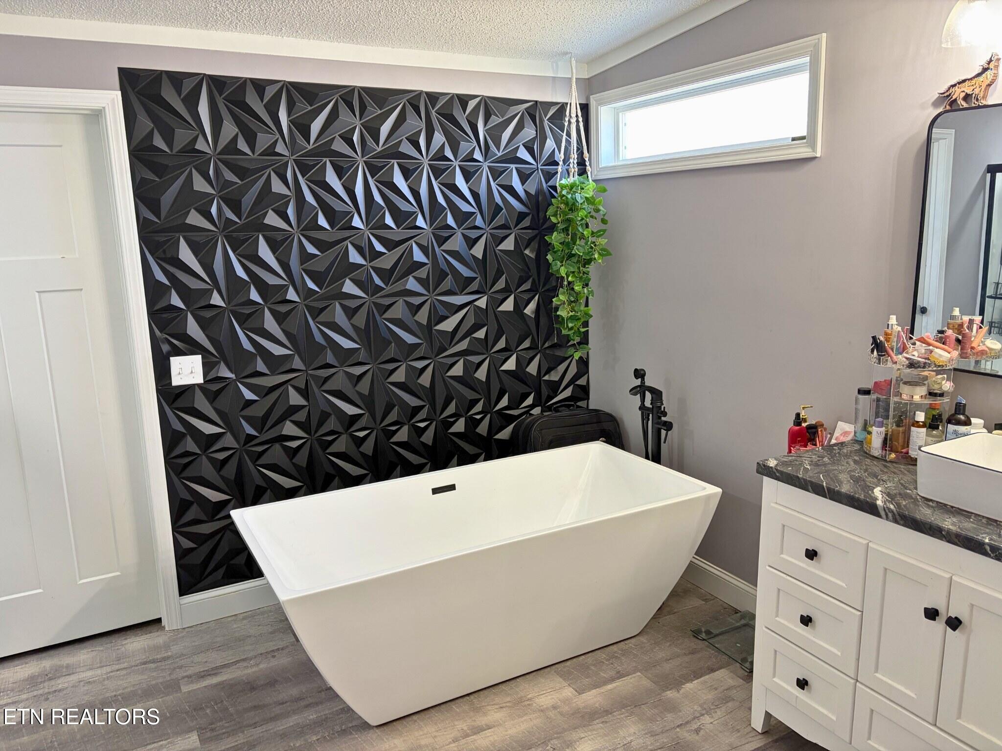 1382 Blackburn Fork Road Cookeville, TN 38501 - Photo 11 of 25 Master Bath_MLS_Optimized