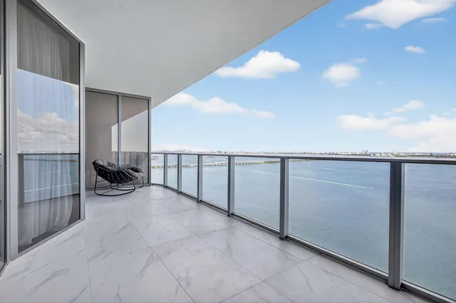 $10,500 | 700 Northeast 23rd Street, Unit 2006, Miami, FL 33137