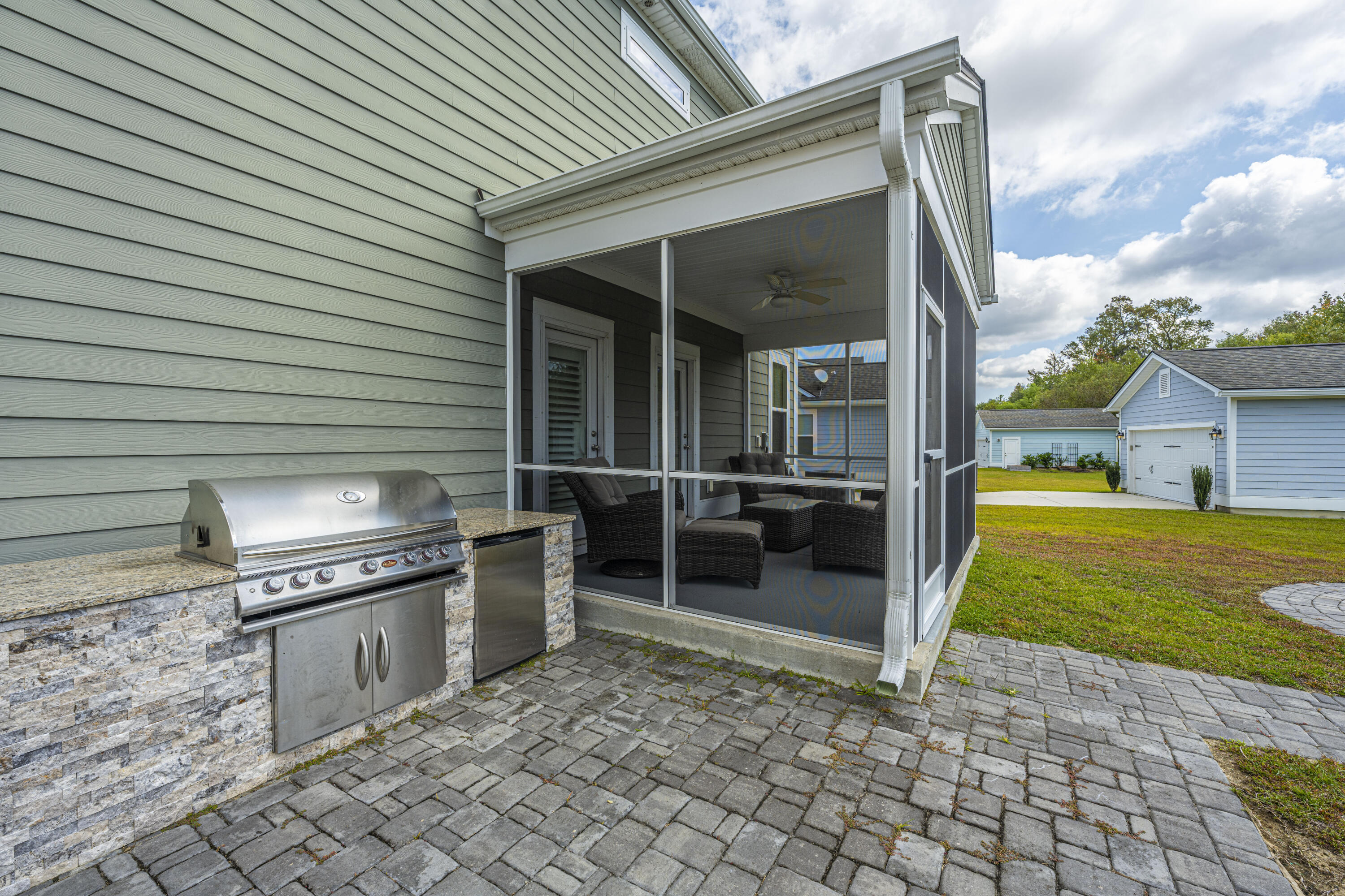 2889 Rutherford Way Charleston, SC 29414 - Photo 28 of 32 Grill:Screened Porch