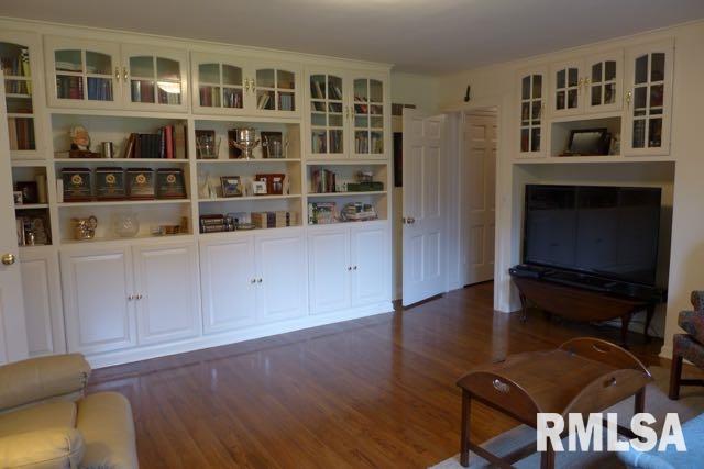 405 West Wolf Road Peoria, IL 61614 - Photo 9 of 36 Gallery Image 9