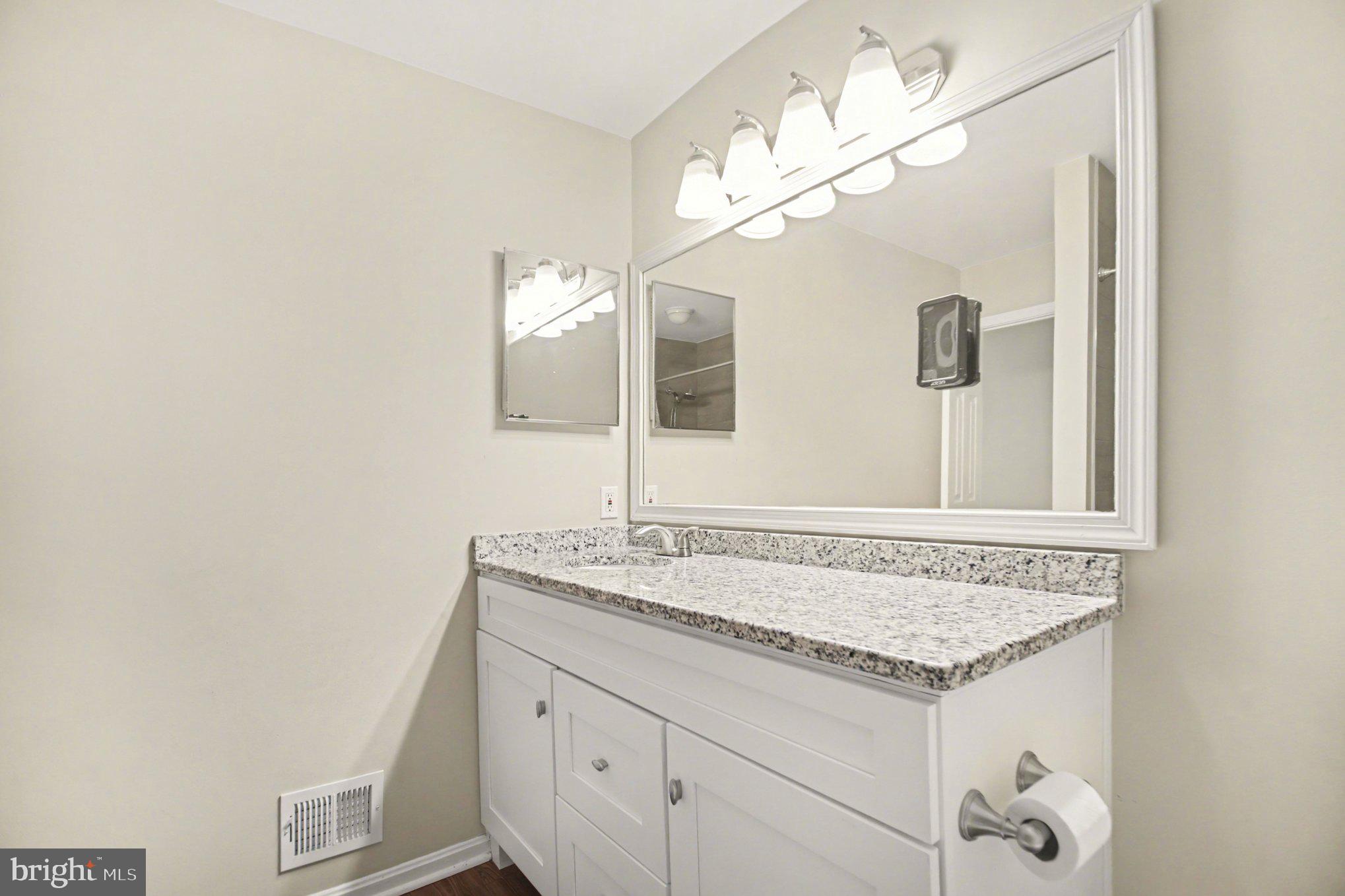 15318 Inlet Place Dumfries, VA 22025 - Photo 21 of 37