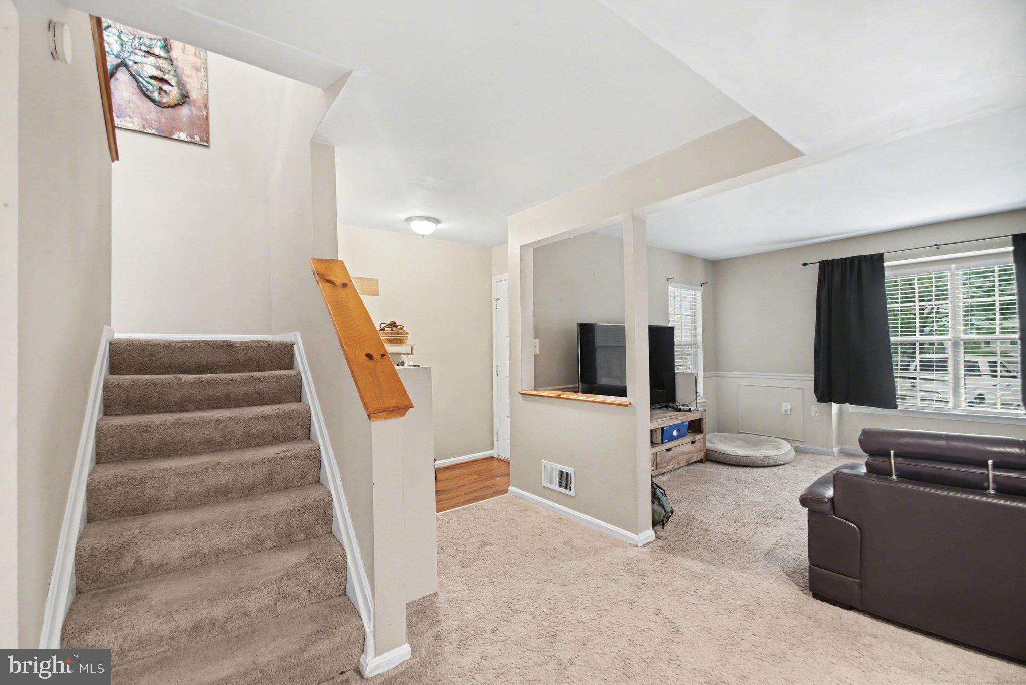 15318 Inlet Place Dumfries, VA 22025 - Photo 4 of 37