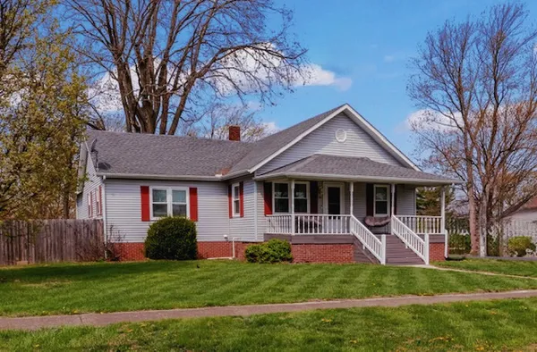 $295,500 | 119 Broadway Street, Fisher, IL 61843