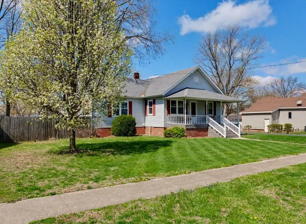 $295,500 | 119 Broadway Street, Fisher, IL 61843