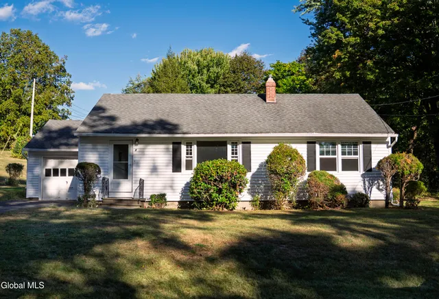 $245,000 | 8 Frear Park View, Brunswick, NY 12180