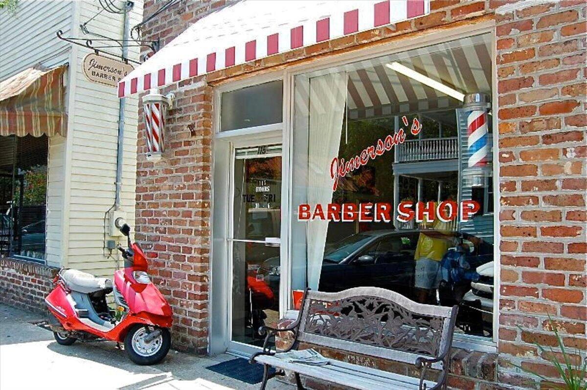 1409 Barbara Street Mount Pleasant, SC 29464 - Photo 11 of 29 31-barber