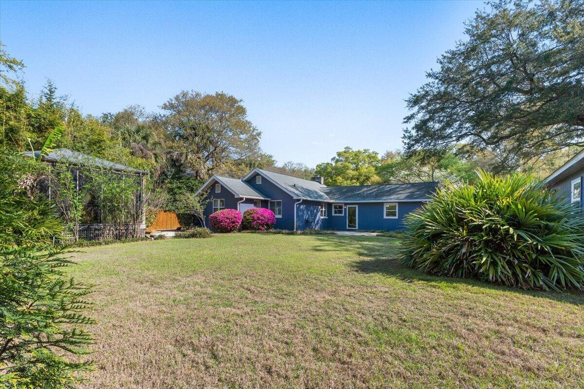 1409 Barbara Street Mount Pleasant, SC 29464 - Photo 4 of 29 21-DSC_0439