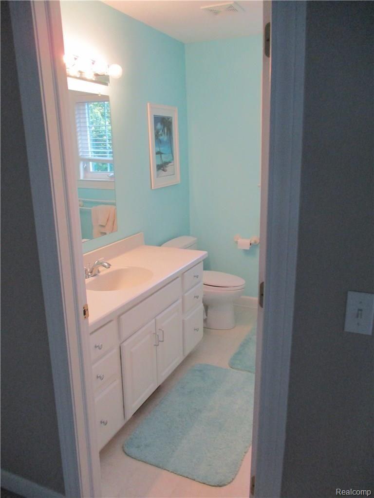 9520 Cedargrove Road Clarkston, MI 48348 - Photo 13 of 33 5.jpg