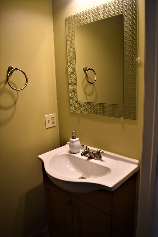 60-62 Newfield Road Springfield, MA 01119 - Photo 7 of 21