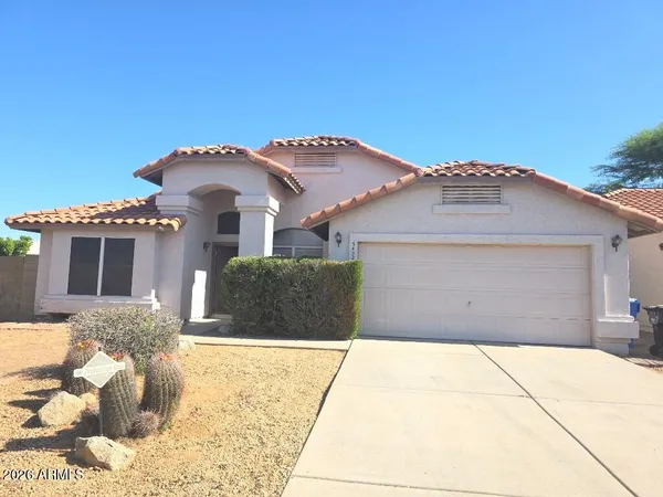 $2,400 | 3402 East Oraibi Drive, Phoenix, AZ 85050