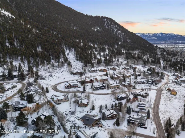 $8,650,000 | 646 Lariat Loop, Jackson, WY 83001