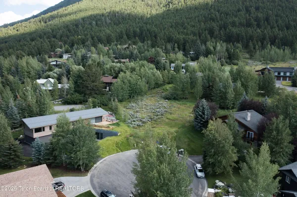$8,650,000 | 646 Lariat Loop, Jackson, WY 83001