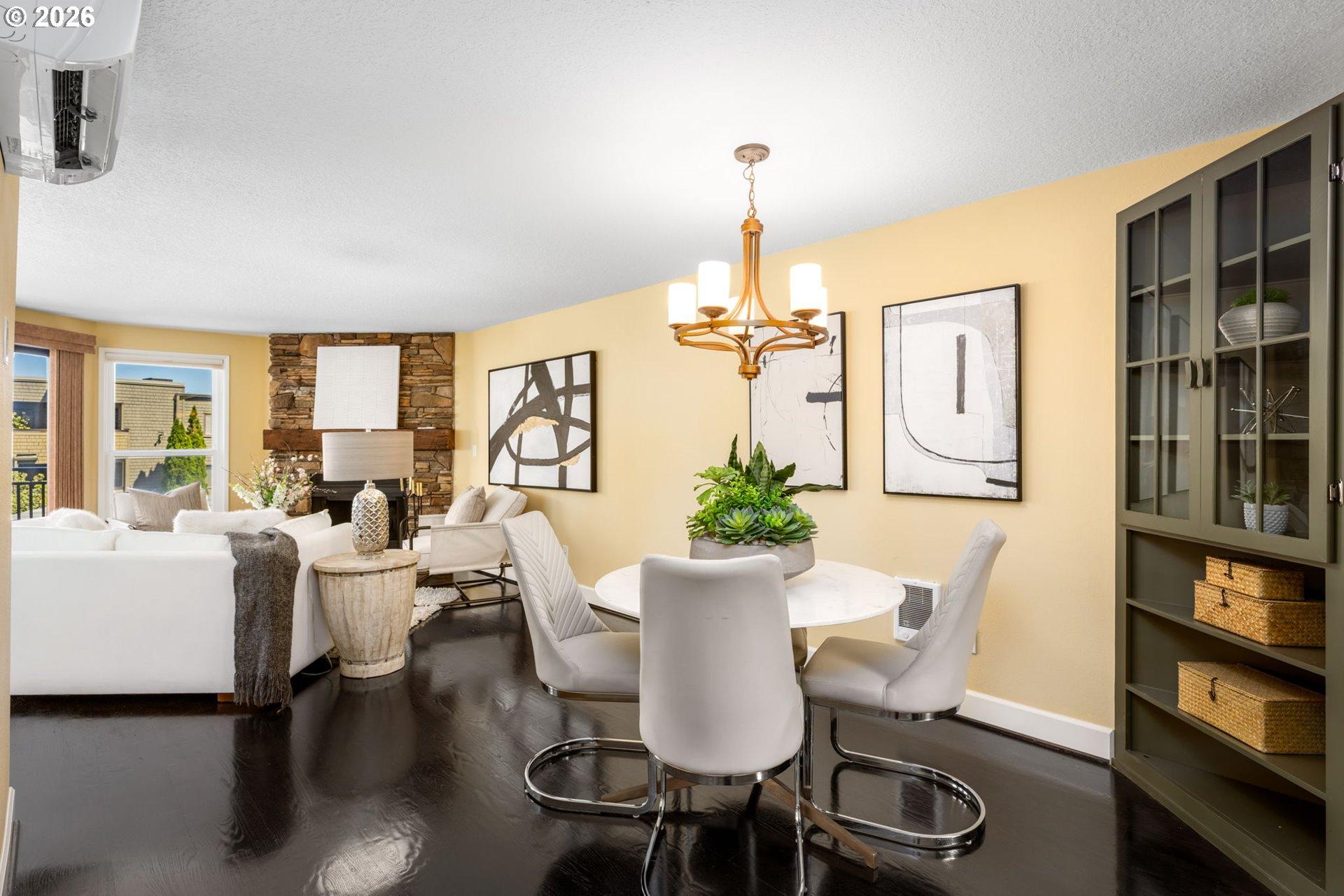 5640 South Riverside Lane, Unit 2 Portland, OR 97239 - Photo 9 of 42 Gallery Image 9