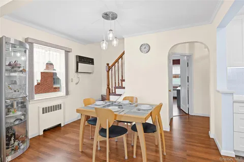 $899,998 | 218 Brown Street, Mineola, NY 11501