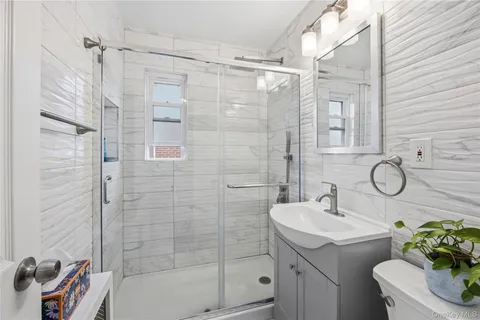 $899,998 | 218 Brown Street, Mineola, NY 11501