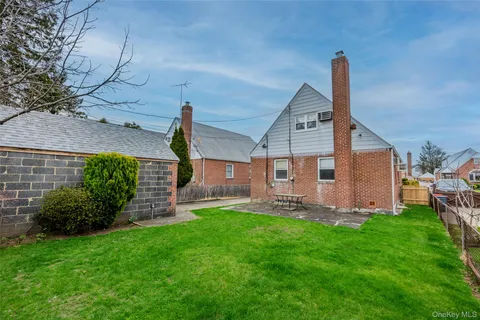 $899,998 | 218 Brown Street, Mineola, NY 11501
