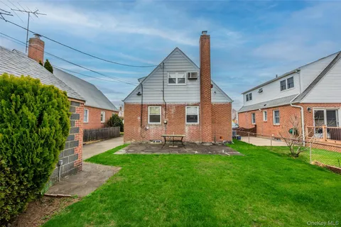 $899,998 | 218 Brown Street, Mineola, NY 11501
