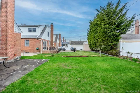 $899,998 | 218 Brown Street, Mineola, NY 11501
