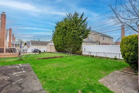 $899,998 | 218 Brown Street, Mineola, NY 11501